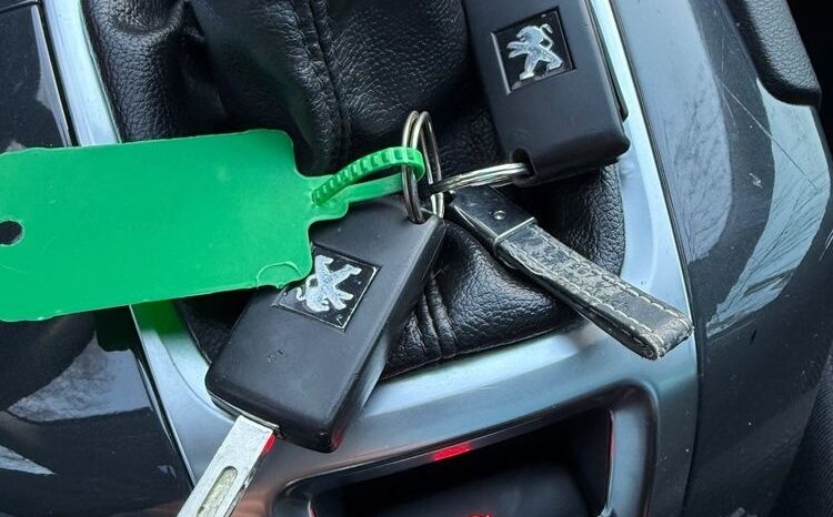 Peugeot 5008 1.6 THP Business Line 7os full