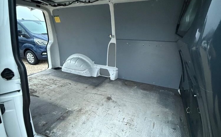 Volkswagen Transporter full