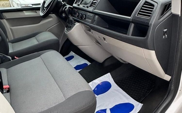 Volkswagen Transporter full