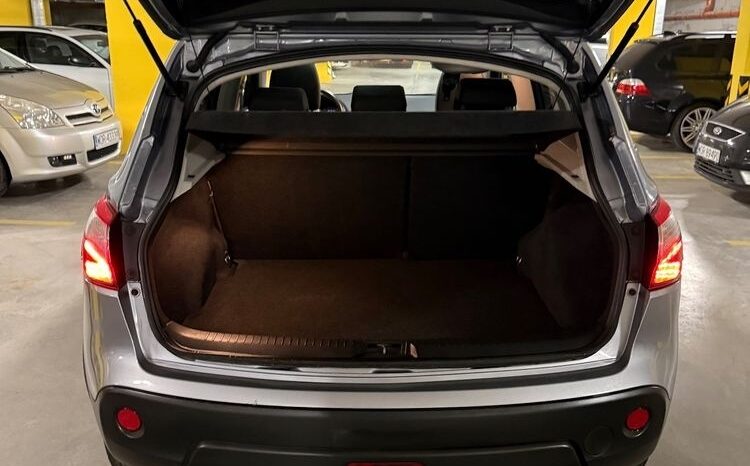 Nissan Qashqai 2.0 dCi 4 x 4 DPF tekna full