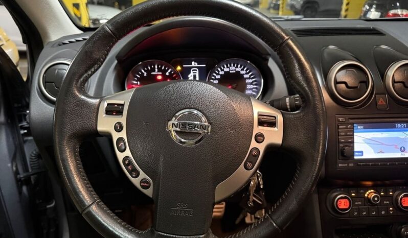 Nissan Qashqai 2.0 dCi 4 x 4 DPF tekna full