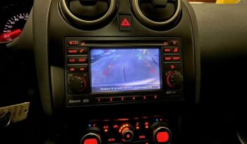 Nissan Qashqai 2.0 dCi 4 x 4 DPF tekna full