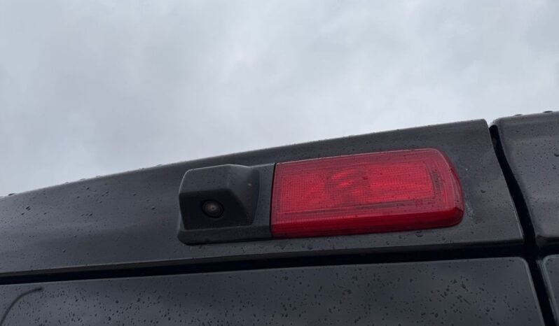 Nissan Nv300 full