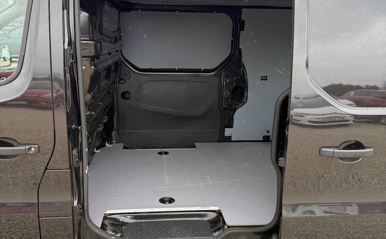 Nissan Nv300 full