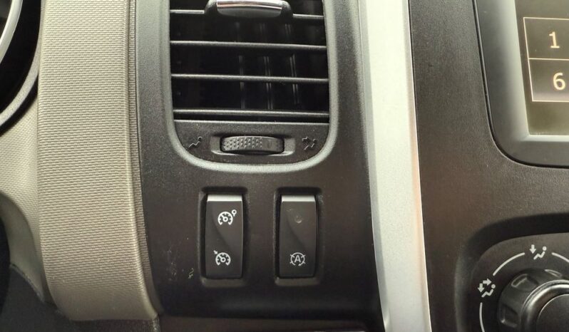Nissan Nv300 full